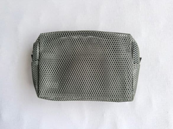  無印良品「立体メッシュ 小物整理ポーチ」税込1,290円