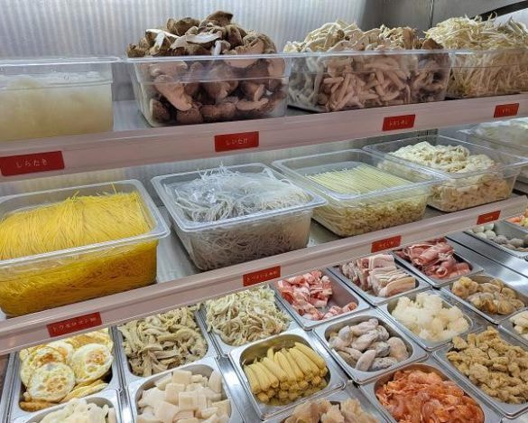  トウモロコシ麺、牛すじ麺、さつまいも春雨。マーラータン専門店では珍しい麺類がずらりと並んでいます