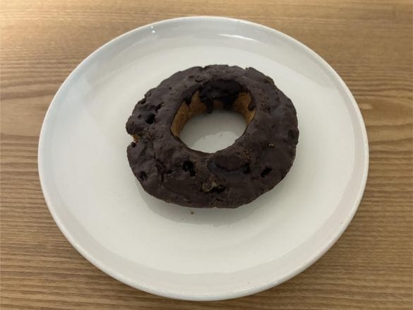  「オールドファッションドーナツ（チョコ）」と似ている