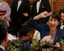 高市首相の「イマジン」熱唱が見ていられないほど恥ずかしいワケ。外交の場で露呈した「異物感」の正体とは