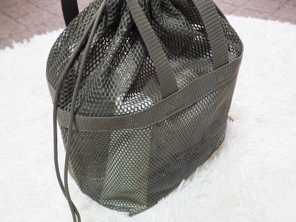 立体メッシュ持ち手付き巾着
