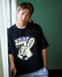 「父親はサッカー界のレジェンド」24歳格闘家がアジア女子を熱狂させるワケ。ワイルドかつキュートな容姿がメロい
