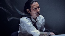 「本気で誰だか分からなかった…」55歳有名俳優が“衝撃の姿”に。Netflix『ガス人間』は“おじさん俳優たち”の見せ場が多すぎる