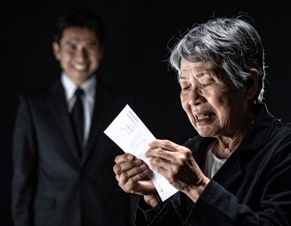 「3日前にヤマダ電機で…」行動が筒抜けで64歳母が信じた偽刑事。189万を奪われた特殊詐欺の巧妙すぎる手口とは