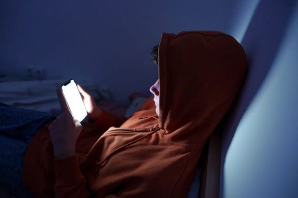 夜のスマホ
