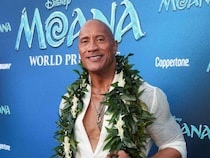 実写版『モアナ』が「コントの衣装みたい」と大炎上も…マウイ役ドウェイン・ジョンソンが日本で見せた“涙の神対応”