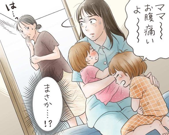 赤ちゃんをあやす女性