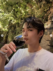 母は“超有名モデル”。195cm長身の21歳、初海外ランウェイでいきなりプラダ。“規格外”の快進撃