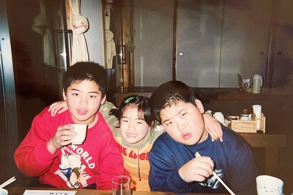  左から、剣太さん（当時小5）、妹（当時 年長）、弟の風音さん（当時小4）