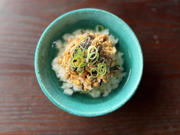 納豆ご飯を「冷やし茶漬け」にしたら大正解。腸活で注目の「冷やご飯」と納豆を一緒に