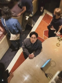 結婚発表した34歳俳優、今やドラマに欠かせない存在に。最新作に見る“画面の隅でも目立つ”実力とは