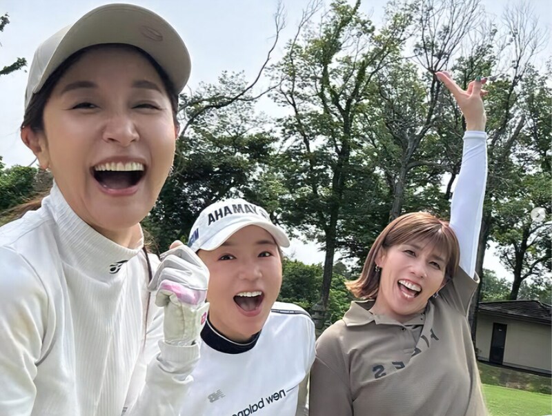 「歩くパワースポット」たちと豪華ラウンド?有村智恵の写真にコメント殺到