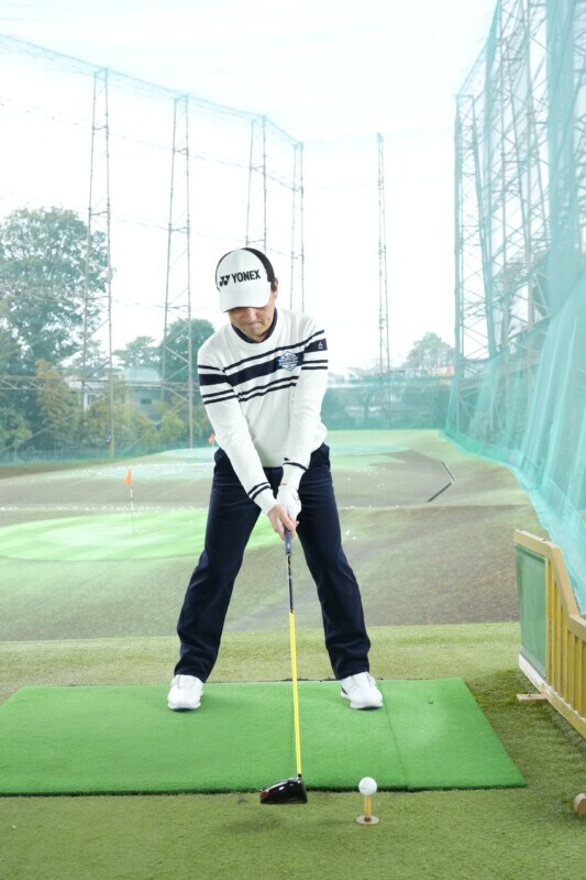 「ドライバーが苦手な人」は“右足体重”で解決!人気コーチが詳しくレッスン
