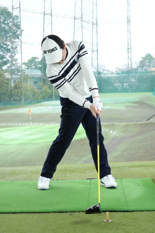 「ドライバーが苦手な人」は“右足体重”で解決!人気コーチが詳しくレッスン