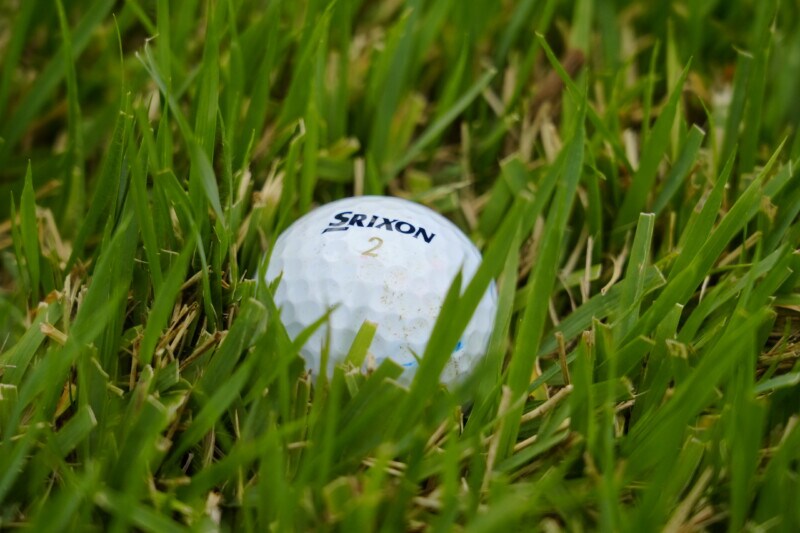 「ドライバーが苦手な人」は“右足体重”で解決!人気コーチが詳しくレッスン