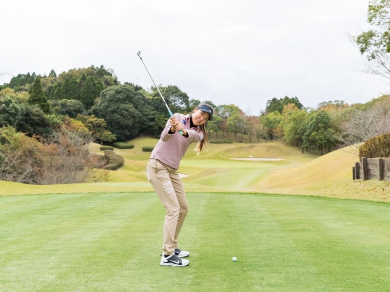 アイアンの“真芯”でミートする方法！女子プロが解説