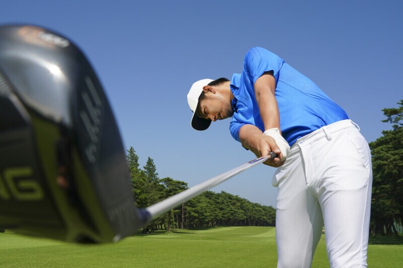 飛距離を伸ばす“猫背アドレス”とは？構え方を直すだけで飛ぶ！