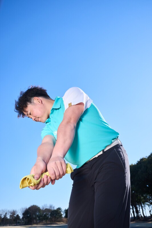 アイアンショットで飛距離が出ない人は要注意!ミスの原因と解消法をレッスン
