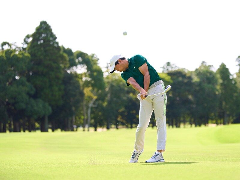 ツアープロが愛用する“話題のアイアン”をアマ２名が試打！美キャビティでミスに強い