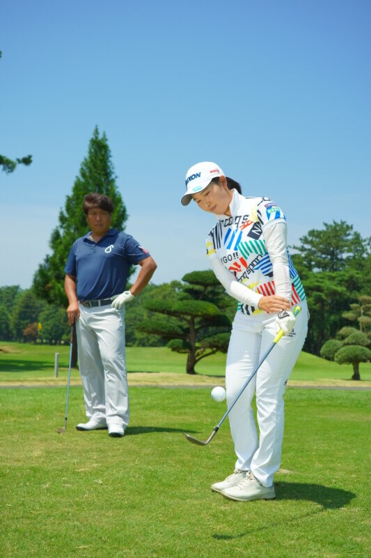 実戦で役立つアプローチレッスン！女子プロがしっかり寄せられるワケは？