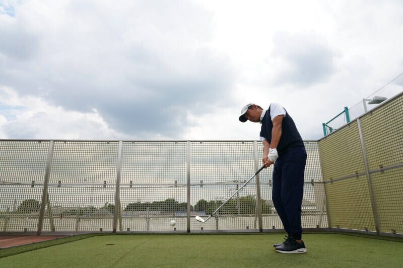 アプローチは曲げるつもりで打つが正解！転がしたいときの打ち方は…