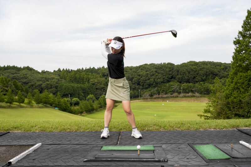 グリップを意識すれば飛距離が伸びる!女子プロがわかりやすく解説