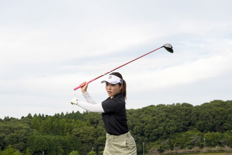 グリップを意識すれば飛距離が伸びる！女子プロがわかりやすく解説