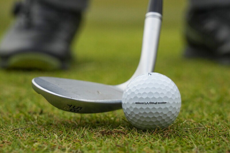 構えた時の正しいボール位置とは？ミスを減らす正しいアドレス