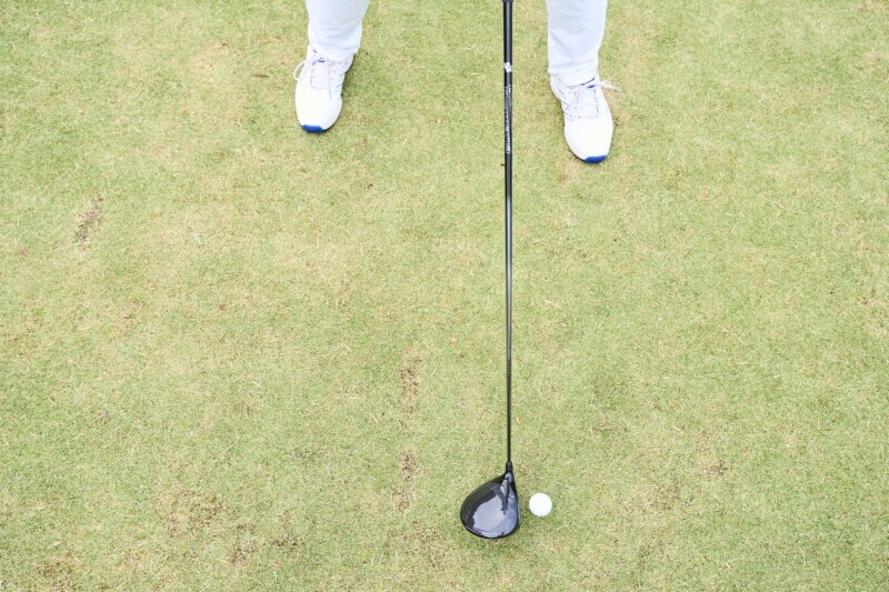 構えた時の正しいボール位置とは?ミスを減らす正しいアドレス