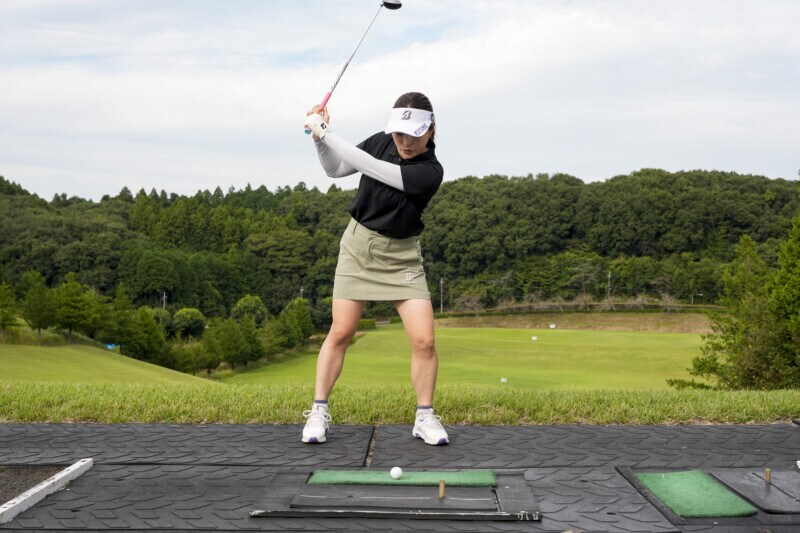 “ティーを高くするだけ”でUTは簡単に打てる!女子プロがレッスン