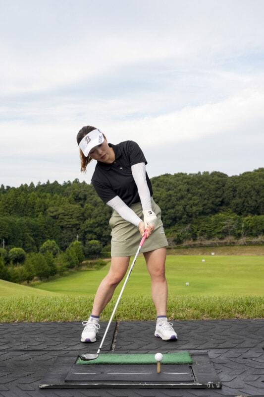 “ティーを高くするだけ”でUTは簡単に打てる!女子プロがレッスン