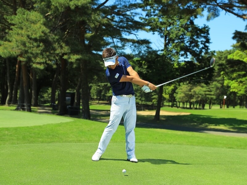 プロ4人が教える自由自在にショットを操る方法!フェードやドローを打ち分ける