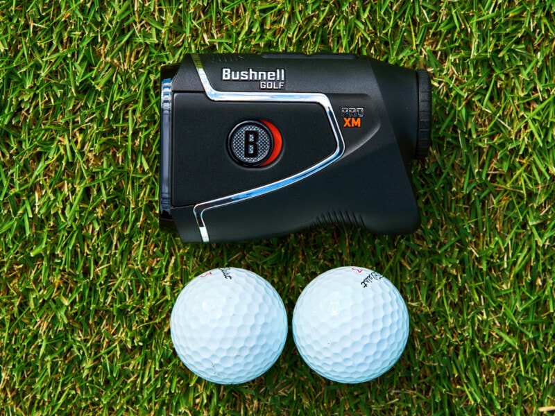 「打つべき距離」を教えてくれる！プロ御用達レーザー距離計にコンパクトモデル登場