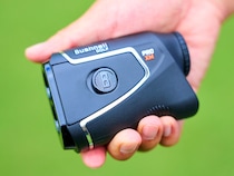 「打つべき距離」を教えてくれる！プロ御用達レーザー距離計にコンパクトモデル登場