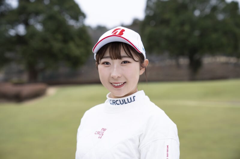 女子プロ、筋力が少なくても飛ばす方法を解説！体と手の位置に注目