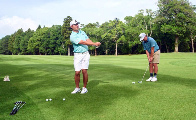 アマチュアにオススメな“万能型”ウエッジ!人気コーチ2人が試打解説