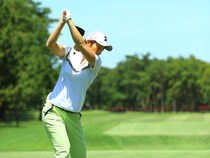 女子プロが過去のスイングを分析！どこを修正した？