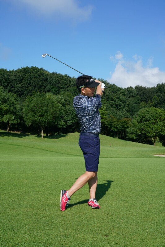 オーバーせずグリーンを狙うコツは？「グリーンエッジまででOK」プロが解説