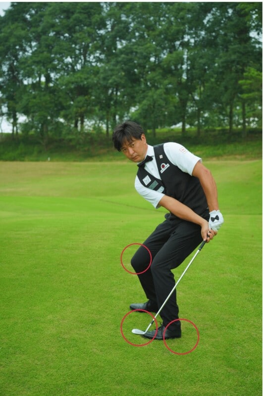 オープンスタンスはなぜNG?左足下がりからのアプローチの打ち方は…