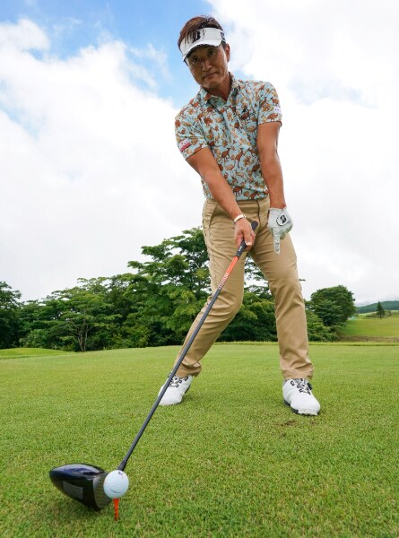 とにかく飛ばしたいときのポイントは？「体重移動を…」男子プロが解説