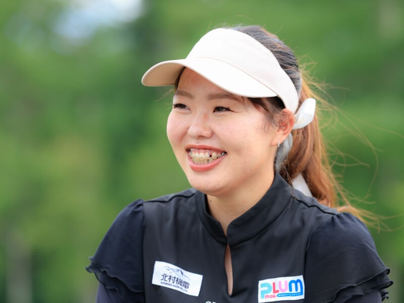 女性コーチが“タメの作り方”を解説！ドライバーの飛距離を伸ばす方法