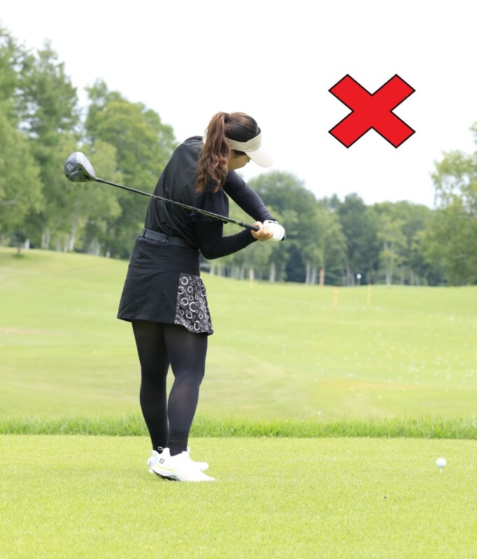 女性コーチが“タメの作り方”を解説！ドライバーの飛距離を伸ばす方法