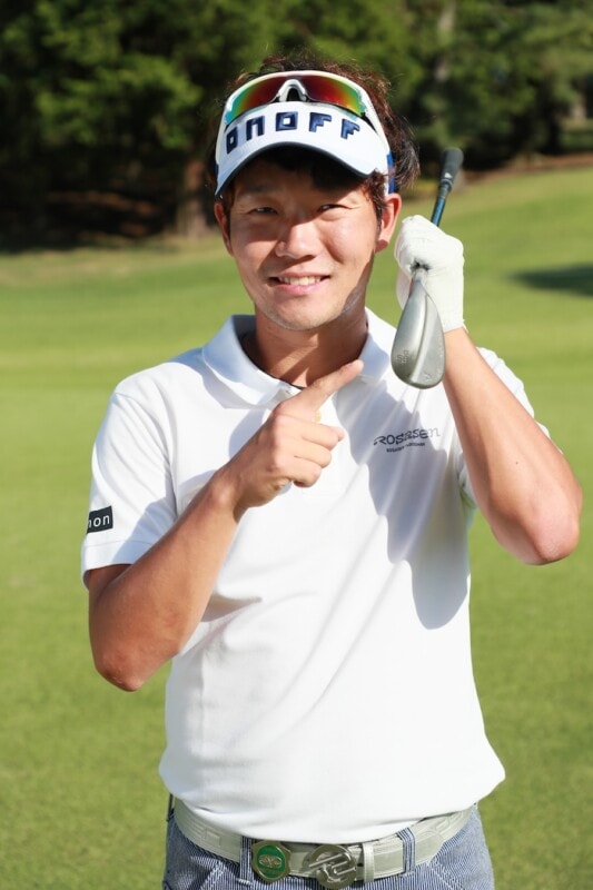 ボールから離れて立つと高く上がる！アプローチのコツを男子プロが解説