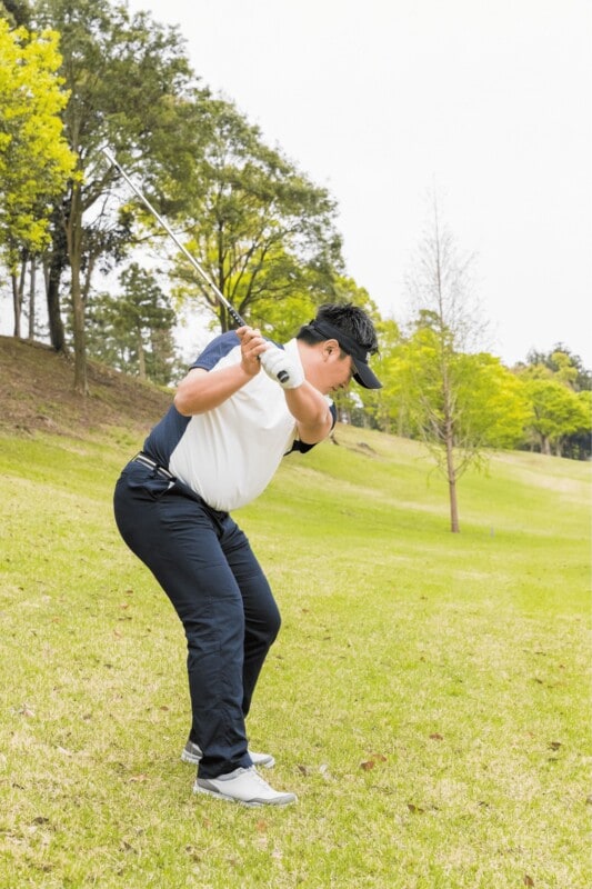 アイアン上達テクを伝授！手首の打ち方を身につけるには連続打ちが有効！