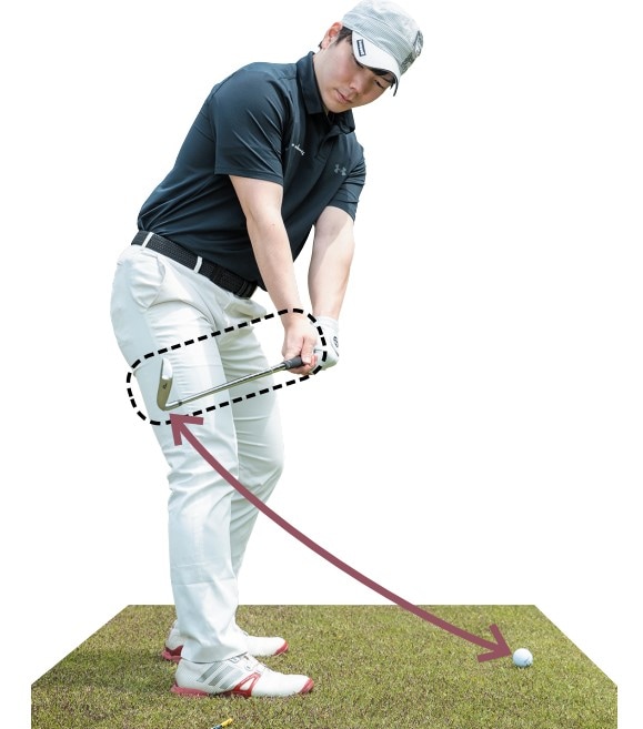 アイアンで真っすぐ打つのは間違い!? 　その理由と正しい打ち方を人気コーチが解説