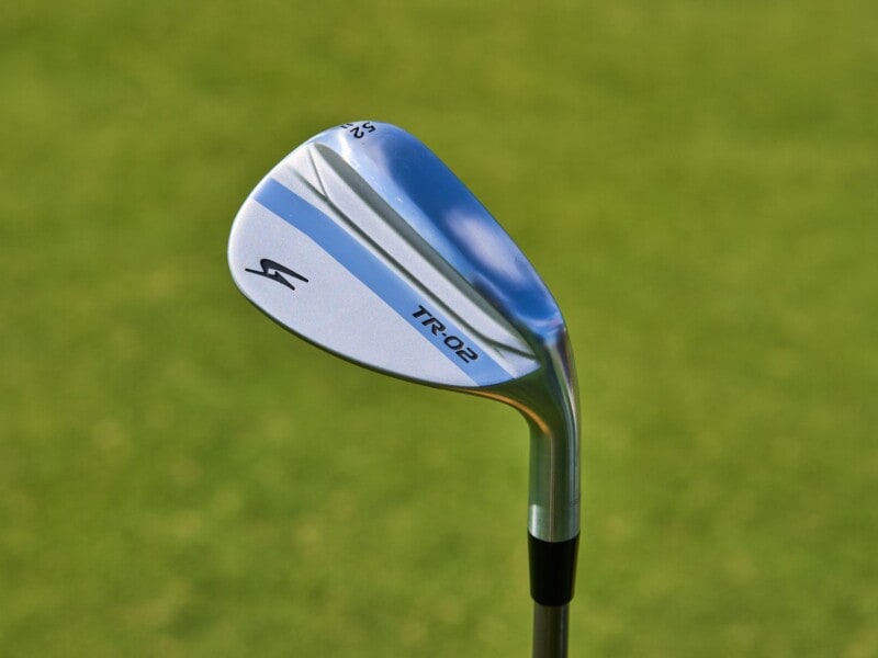 つるやゴルフの最新クラブがスゴすぎる！性能をコースで試打解説