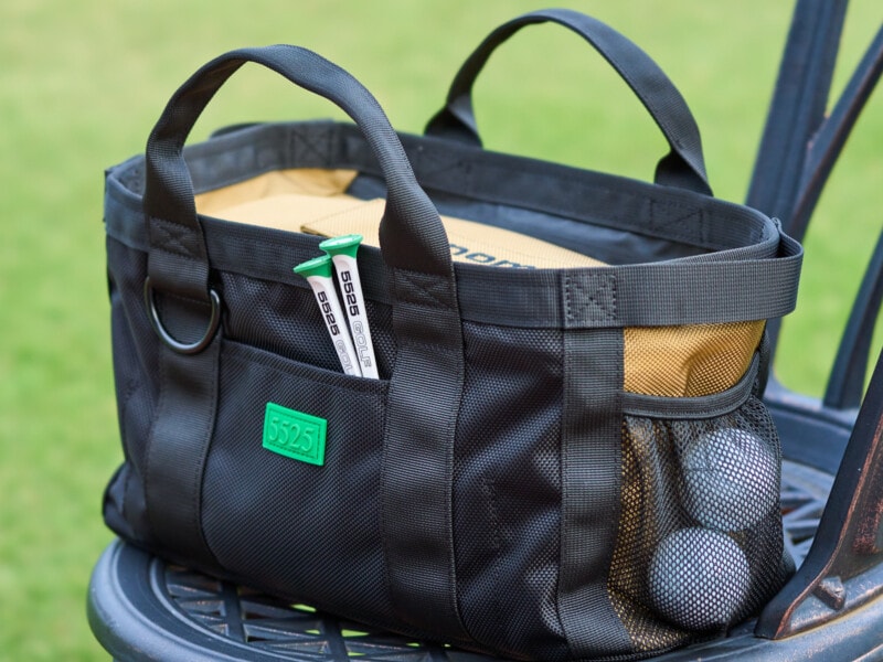 機能性・デザイン性のあるカートバッグ!ターフの上に都会の風を