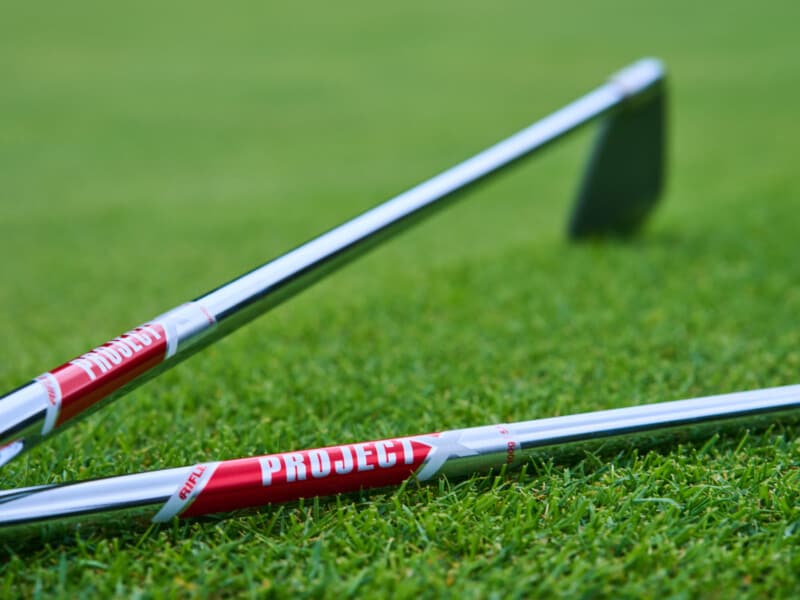 ゴルフクラブのシャフトの選び方！硬さ・素材の違いと選び方を解説