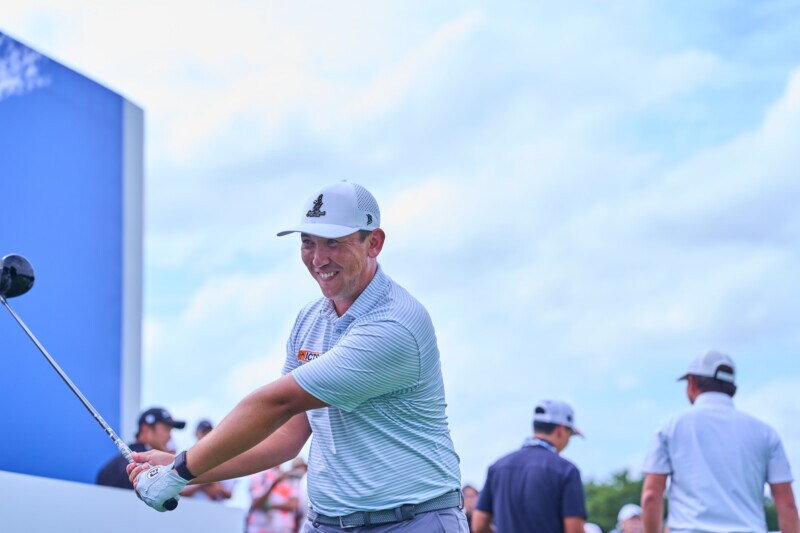 世界トッププロ4人のドライバースイングを解説!飛距離の秘訣はどこにある?