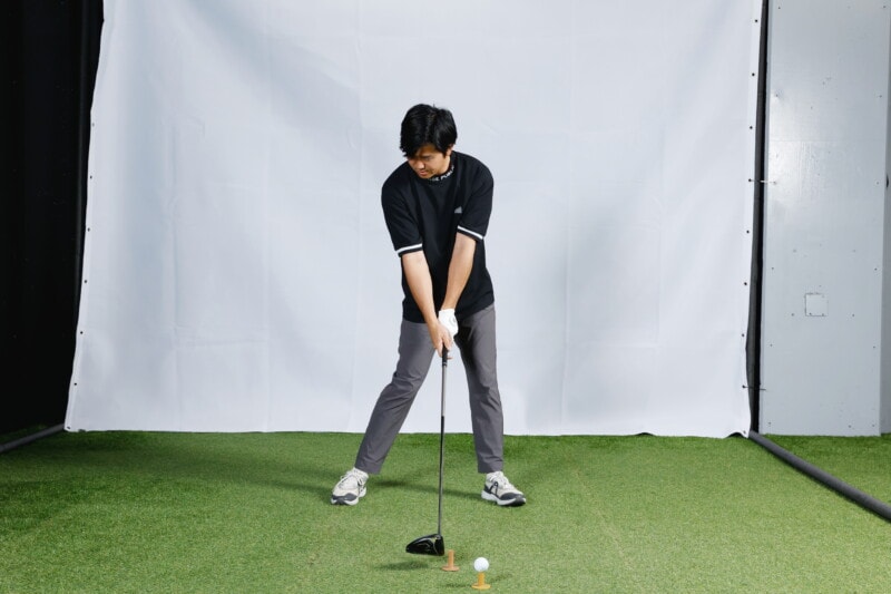 ラウンド中にダフリが出る原因は?「地面を見て素振り」でミスを防ごう